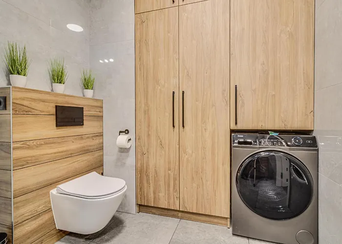 Rentplanet - Wyszynskiego アパート *