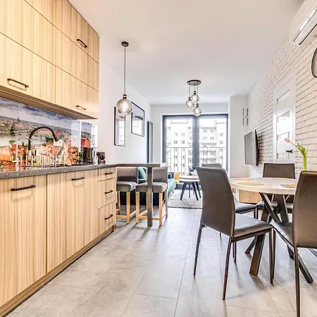 Rentplanet - Wyszynskiego Apartment Breslau